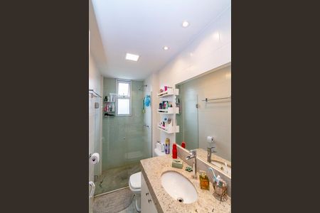 Apartamento à venda com 116m², 4 quartos e 3 vagas Apartamento à venda com 116m², 4 quartos e 3 vagasBanheiro da Suíte 1