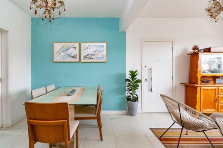 Apartamento à venda com 116m², 4 quartos e 3 vagas Apartamento à venda com 116m², 4 quartos e 3 vagasSala