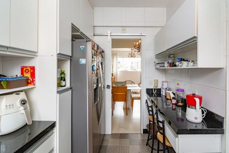 Apartamento à venda com 116m², 4 quartos e 3 vagas Apartamento à venda com 116m², 4 quartos e 3 vagasCozinha