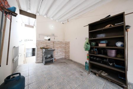 Casa para alugar com 100m², 2 quartos e sem vagaÁrea de Serviço