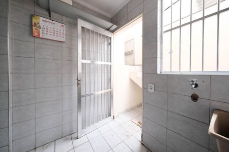 Casa para alugar com 100m², 2 quartos e sem vagaÁrea de Serviço