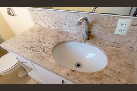 Apartamento à venda com 68m², 2 quartos e sem vaga Apartamento à venda com 68m², 2 quartos e sem vagaBanheiro Social