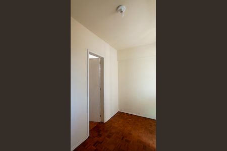 Apartamento à venda com 68m², 2 quartos e sem vaga Apartamento à venda com 68m², 2 quartos e sem vagaQuarto de Serviço