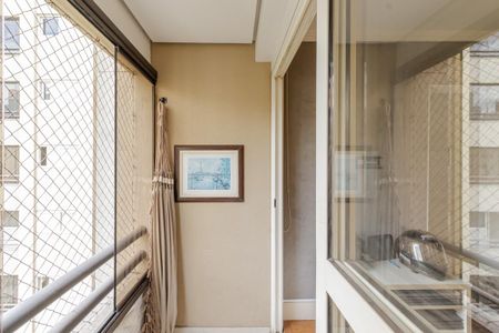 Apartamento para alugar com 60m², 2 quartos e 1 vagaSacada