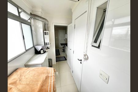 Apartamento à venda com 81m², 3 quartos e 2 vagas Apartamento à venda com 81m², 3 quartos e 2 vagasÁrea de Serviço