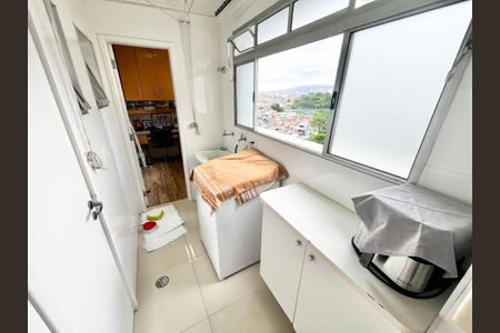 Apartamento à venda com 81m², 3 quartos e 2 vagas Apartamento à venda com 81m², 3 quartos e 2 vagasÁrea de Serviço