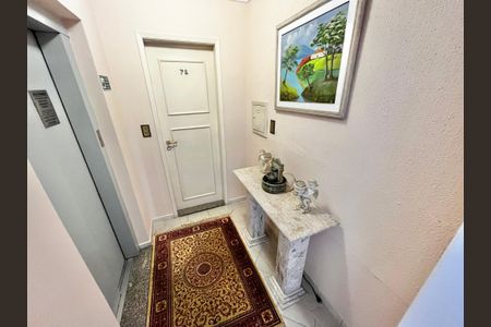 Apartamento à venda com 81m², 3 quartos e 2 vagas Apartamento à venda com 81m², 3 quartos e 2 vagasHall de entrada