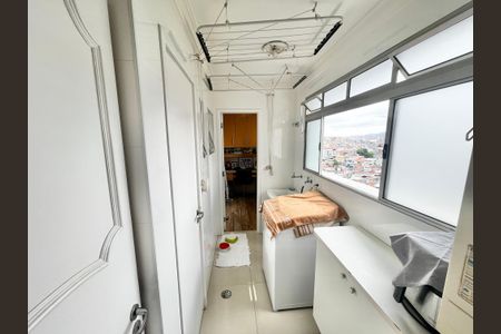 Apartamento à venda com 81m², 3 quartos e 2 vagas Apartamento à venda com 81m², 3 quartos e 2 vagasÁrea de Serviço