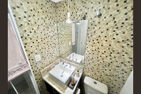 Apartamento à venda com 81m², 3 quartos e 2 vagas Apartamento à venda com 81m², 3 quartos e 2 vagasBanheiro da Suíte