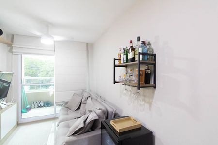 Sala de apartamento para alugar com 2 quartos, 45m² em Inhoaíba, Rio de Janeiro