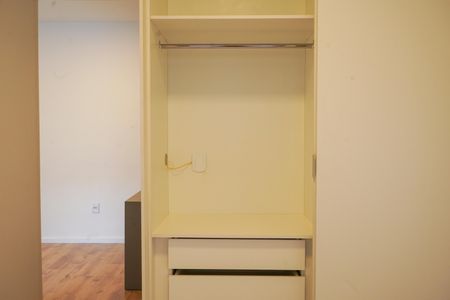 Apartamento para alugar com 33m², 1 quarto e sem vaga Apartamento para alugar com 33m², 1 quarto e sem vagaQuarto - Armários