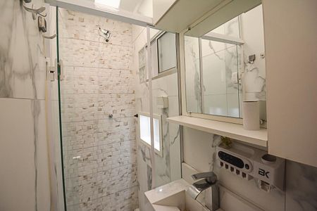 Apartamento para alugar com 68m², 2 quartos e 2 vagasBanheiro