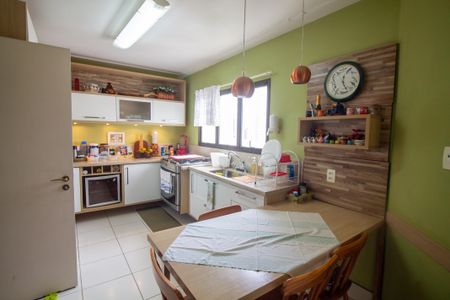 Apartamento para alugar com 158m², 3 quartos e 2 vagasCozinha