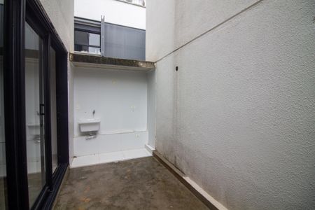 Casa à venda com 100m², 2 quartos e 2 vagas Casa à venda com 100m², 2 quartos e 2 vagasQuintal / Jardim