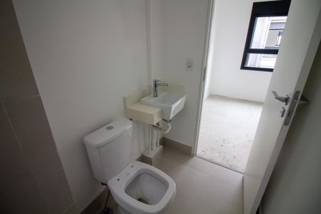 Casa à venda com 100m², 2 quartos e 2 vagas Casa à venda com 100m², 2 quartos e 2 vagasBanheiro da Suíte 1