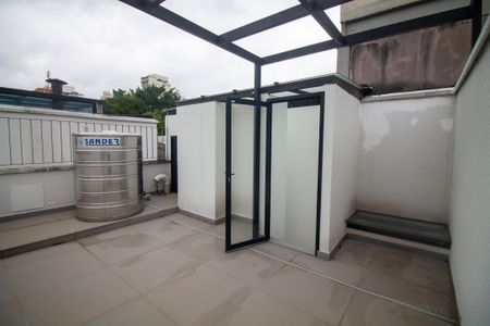 Casa à venda com 100m², 2 quartos e 2 vagas Casa à venda com 100m², 2 quartos e 2 vagasVaranda