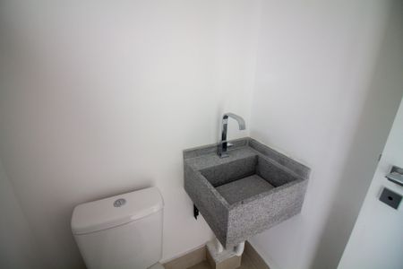 Casa à venda com 100m², 2 quartos e 2 vagas Casa à venda com 100m², 2 quartos e 2 vagasLavabo