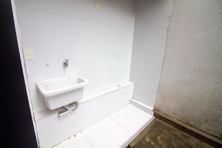 Casa à venda com 100m², 2 quartos e 2 vagas Casa à venda com 100m², 2 quartos e 2 vagasÁrea de Serviço