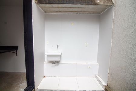 Casa à venda com 100m², 2 quartos e 2 vagas Casa à venda com 100m², 2 quartos e 2 vagasÁrea de Serviço