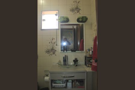 Casa à venda com 240m², 4 quartos e 4 vagasBanheiro da suíte 2