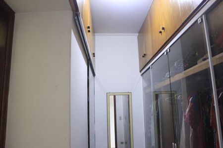 Casa à venda com 240m², 4 quartos e 4 vagasCloset da suíte 1