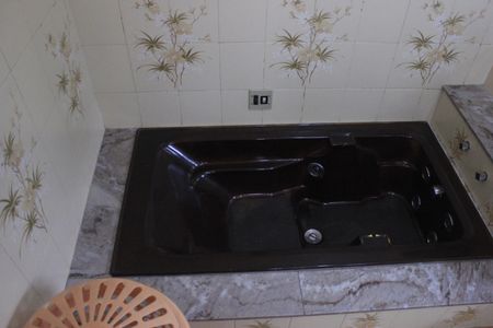 Casa à venda com 240m², 4 quartos e 4 vagasBanheiro da suíte 1