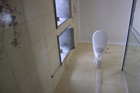 Casa à venda com 240m², 4 quartos e 4 vagasBanheiro social