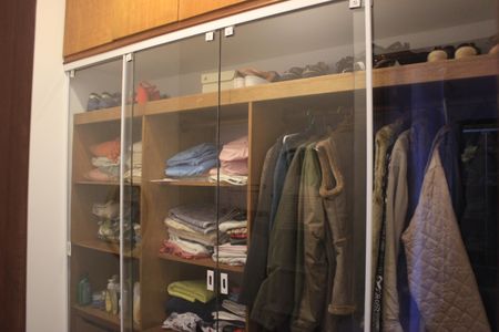 Casa à venda com 240m², 4 quartos e 4 vagasCloset do quarto 2