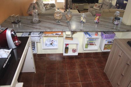 Casa à venda com 240m², 4 quartos e 4 vagasSala