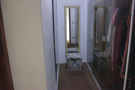 Casa à venda com 240m², 4 quartos e 4 vagasCloset da suíte 1