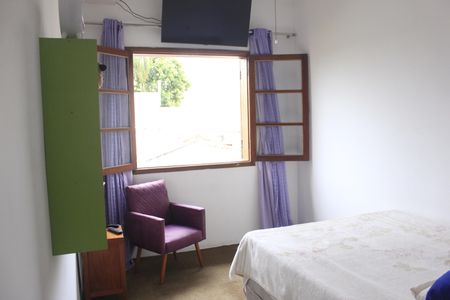 Casa à venda com 240m², 4 quartos e 4 vagasSuíte 2