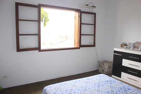 Casa à venda com 240m², 4 quartos e 4 vagasSuíte 1