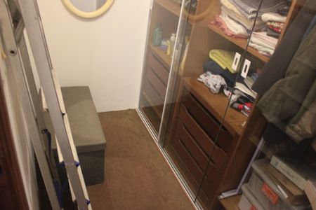 Casa à venda com 240m², 4 quartos e 4 vagasCloset do quarto 2