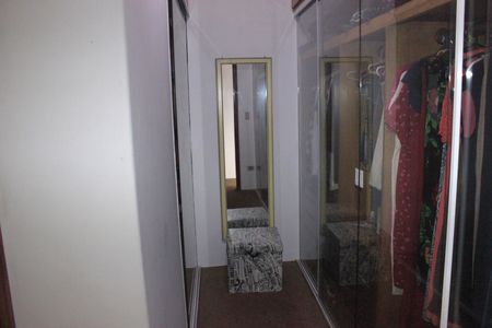 Casa à venda com 240m², 4 quartos e 4 vagasCloset da suíte 1