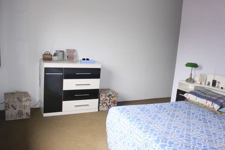 Casa à venda com 240m², 4 quartos e 4 vagasSuíte 1