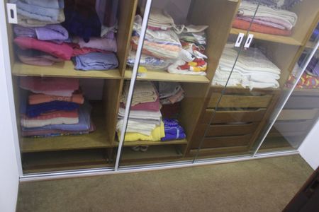 Casa à venda com 240m², 4 quartos e 4 vagasCloset do quarto 1