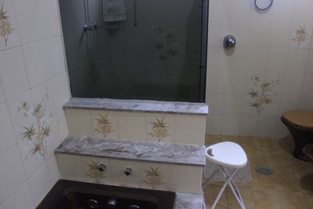 Casa à venda com 240m², 4 quartos e 4 vagasBanheiro da suíte 1