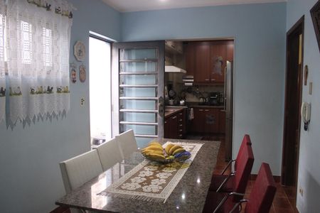 Casa à venda com 240m², 4 quartos e 4 vagasSala de jantar