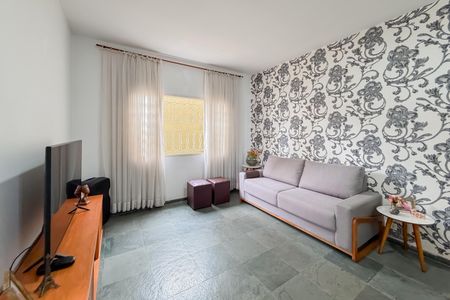 Casa à venda com 180m², 6 quartos e 2 vagasSala