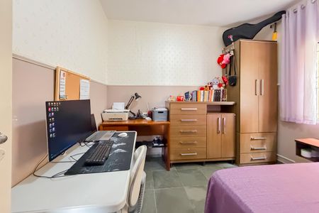 Casa à venda com 180m², 6 quartos e 2 vagasQuarto 2