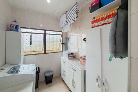 Casa à venda com 180m², 6 quartos e 2 vagasÁrea de Serviço