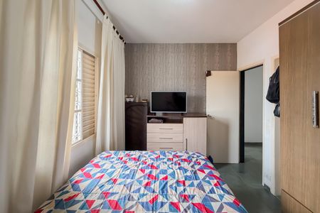 Casa à venda com 180m², 6 quartos e 2 vagasSuíte