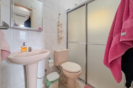 Casa à venda com 180m², 6 quartos e 2 vagasBanheiro da Suíte