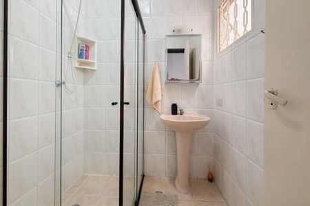 Casa à venda com 180m², 6 quartos e 2 vagasBanheiro Social