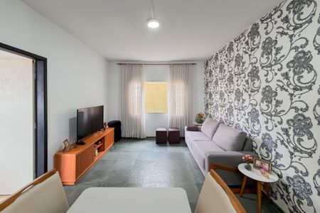 Casa à venda com 180m², 6 quartos e 2 vagasSala