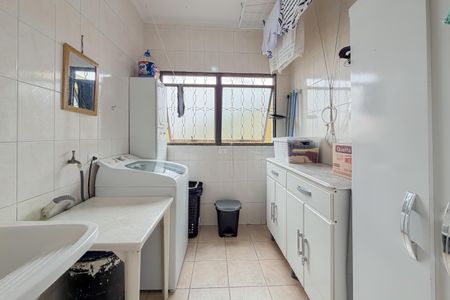 Casa à venda com 180m², 6 quartos e 2 vagasÁrea de Serviço