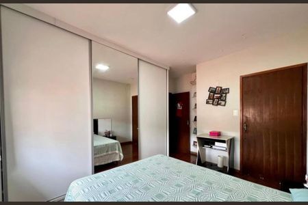 Casa à venda com 480m², 4 quartos e 4 vagasFoto 09