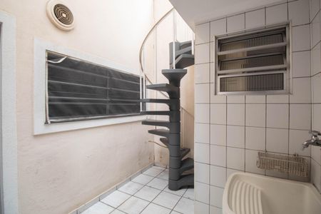 Casa para alugar com 73m², 2 quartos e 1 vaga Casa para alugar com 73m², 2 quartos e 1 vagaÁrea de Serviço