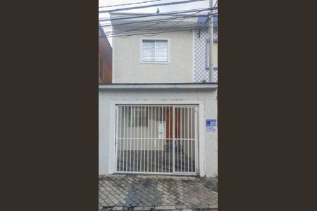 Casa para alugar com 73m², 2 quartos e 1 vaga Casa para alugar com 73m², 2 quartos e 1 vagaFachada