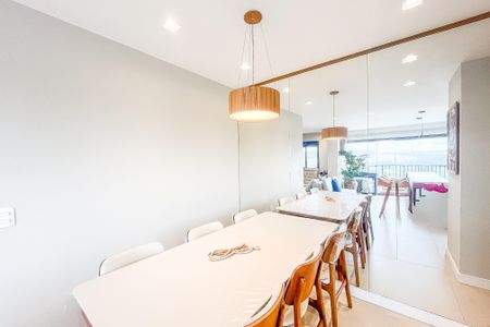 Apartamento à venda com 67m², 2 quartos e 1 vaga Apartamento à venda com 67m², 2 quartos e 1 vagaSala